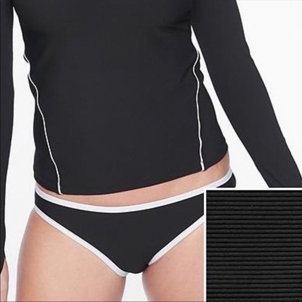 Athleta Clean Medium Bound Bottom swim M